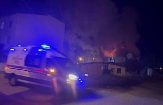 Önce babasını darbetti sonra evi ateşe verdi