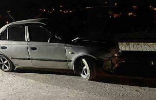 Önüne köpek çıkan sürücü köprünün bariyerlerine...