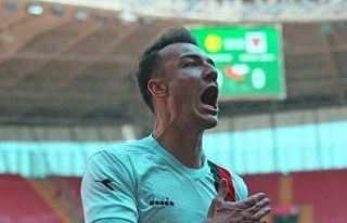 Onur Arı, Eskişehirspor’dan ayrıldığını duyurdu