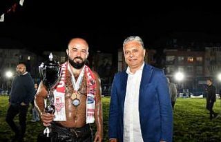 Orhan Okulu liderlik koltuğunda