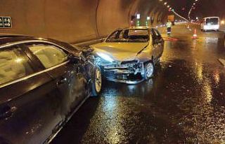 Orhangazi Tüneli’nde alevlere teslim olan araç...