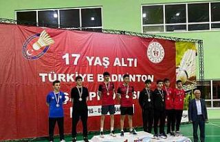 Osmangazili badmintoncudan altın madalya