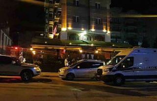 Otel mutfağındaki yangında 2 kişi dumandan etkilendi