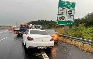 Otobanda araçlar birbirine girdi: 4 yaralı