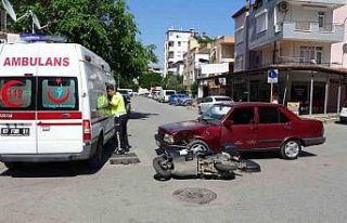 Otomobil ile motosiklet çarpıştı:1 yaralı