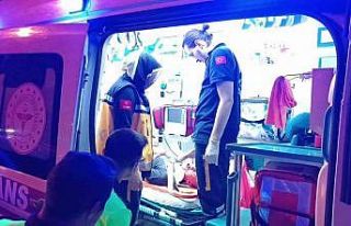 Otomobilin çarpıp kaçtığı yaya yaralandı