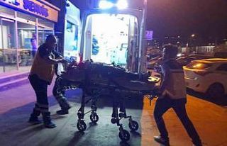 Otomobilin çarptığı kadın ağır yaralandı