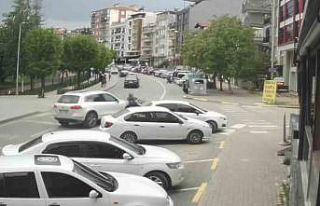 Otomobille motosikletin karıştığı kaza kameralara...