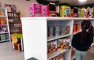 Oyuncak kütüphanesi miniklerin ilgi odağı