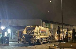 (Özel) Başakşehir Katı Atık Aktarma Merkezi önündeki...