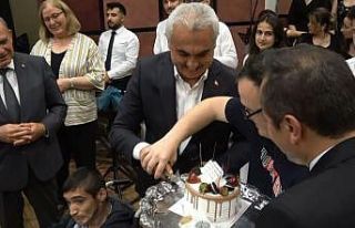 Özel bireylerden Vali Çakır’a doğum günü sürprizi