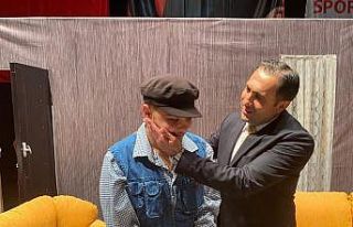 Özel gereksinimli bireylerin tiyatro gösterisi büyük...