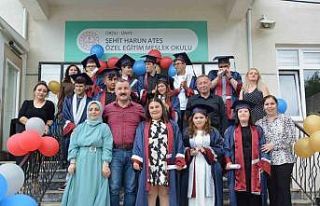 Özel öğrencilere coşkulu mezuniyet töreni