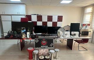 Özel öğrencilerin malzemelerini çalan hırsızlar...