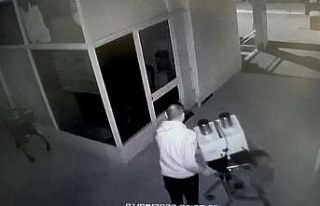 (Özel) Tencere, tüp, para...Ne bulursa alışveriş...