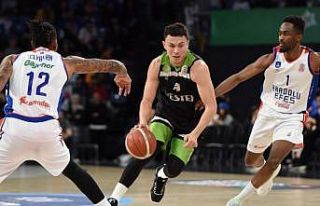 Pako Cruz, 1 sezon daha Manisa BBSK’da