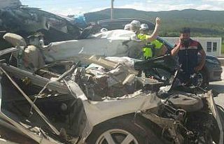 Park halindeki tıra arkadan çarptı, o anlar kameraya...