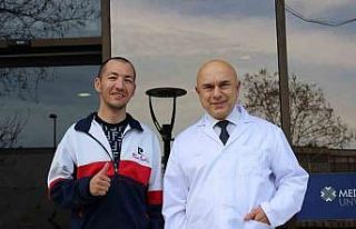 Parkinson’u beyin pili ile yendi, Babalar Günü’nde...