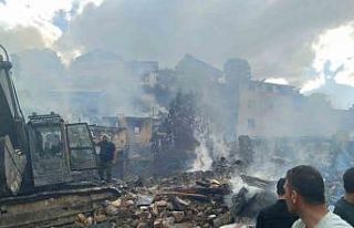 Pazaryolu’nda korkutan yangın: 10 ev kullanılamaz...