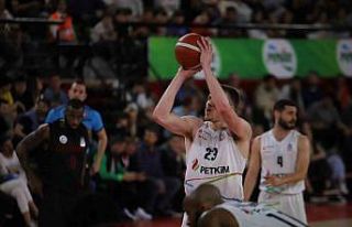 Peyton Aldridge, bir sezon daha Petkimspor’da