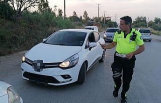 Plakasız otomobille kaza merakı pahalıya patladı,...