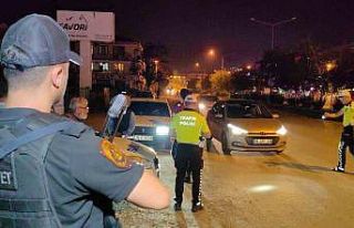 Polisin huzur uygulamasında kediyle imtihanı kamerada