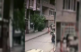 Polisten kaçan motosikletli çocuğa çarptı