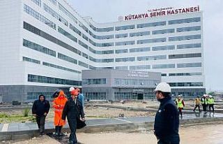 Rektör Ahmet Tekin, Şehir Hastanesini inceledi