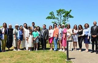 Rektör Özölçer, Kazakistanlı misafirlerle bir...