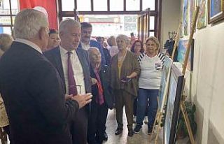 Ressamlar sergi açtı