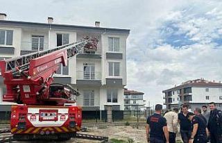 Rezidansta alıkonulan kadını polis ve itfaiye kurtardı