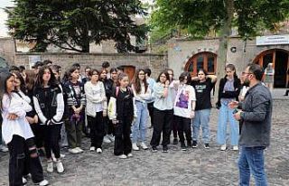 ‘Rota Talas’ gezdiriyor, öğretiyor