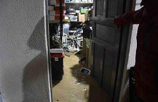 Sağanak yağış Hendek ilçesini de sular altında...