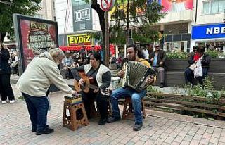 Sağanak yağış sonrası güneş açınca kent merkezi...