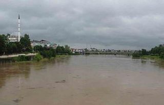 Sağanak, Yeşilırmak Nehri’nin debisini yükseltti