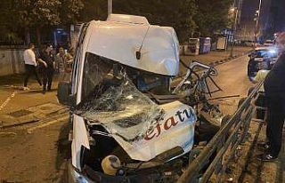 Sağmalcılar’da kontrolden çıkan servis aracı...