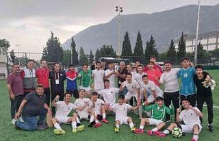 Salihli Belediyespor U17’de şampiyon