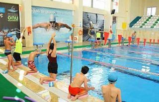 Salihli’de yaz yüzme kursu kayıtları başladı