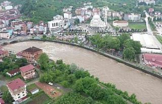 Salıpazarı’nda sağanak