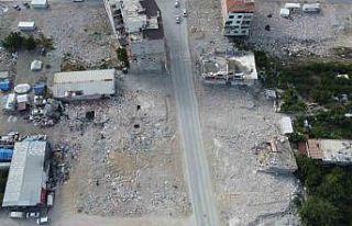 Samandağ’da binaların yerini boş meydanlar aldı