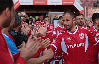 Şampiyon Samsunspor sahaya iniyor