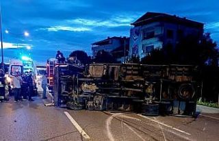 Samsun’da kargo kamyonu devrildi: 1 ölü