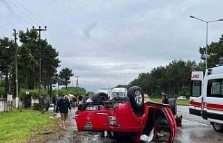 Samsun’da lastiği patlayan araç takla attı: 1...