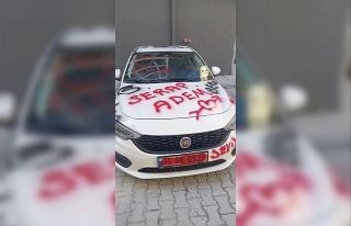 Saplantılı aşık otomobili aşk duvarına çevirdi,...