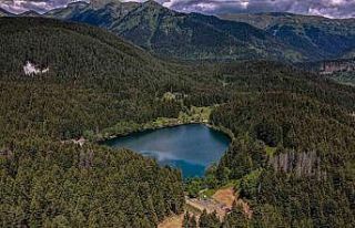 Şavşat Karagöl muhteşem doğası ile masal diyarlarını...