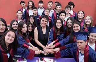 Şehit Yunus Baykal Ortaokulunda mezuniyet sevinci