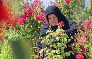 Şehitler bayram arefesinde mezarları başında anıldı