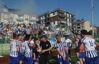 Selendi Belediyespor 31 yıl sonra ilk şampiyonluğunu...