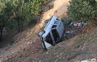 Siirt’te otomobil şarampole yuvarlandı: 3 yaralı