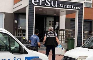 Silahını temizleyen avukat kendini vurdu